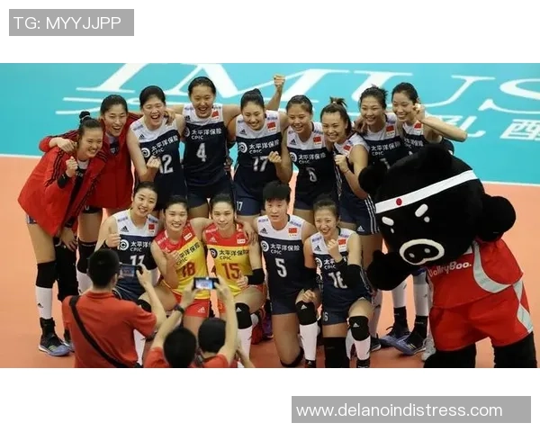 深圳排球队团队协作引发热议球迷对战术配合与默契度的不同看法